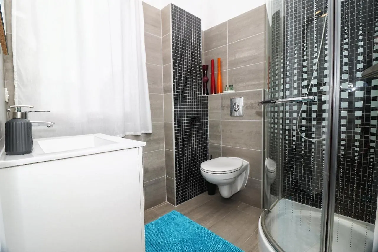 Kseni Accommodation Rovinj 3*,